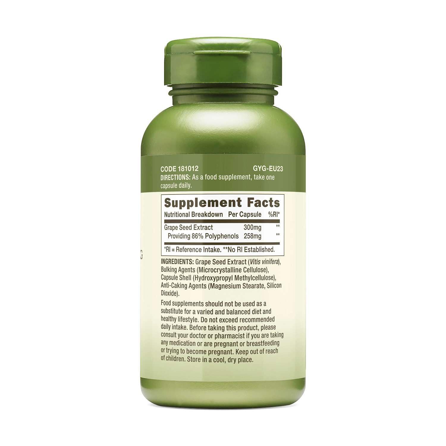 GNC Herbal Plus primer plano de cápsula que destaca textura y pureza