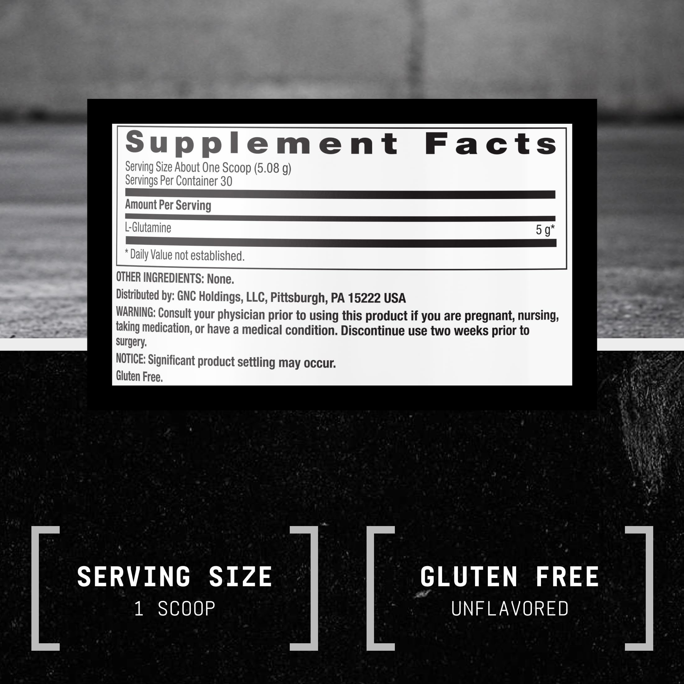 GNC Beyond RAW usuario en gimnasio usando el producto en su rutina
