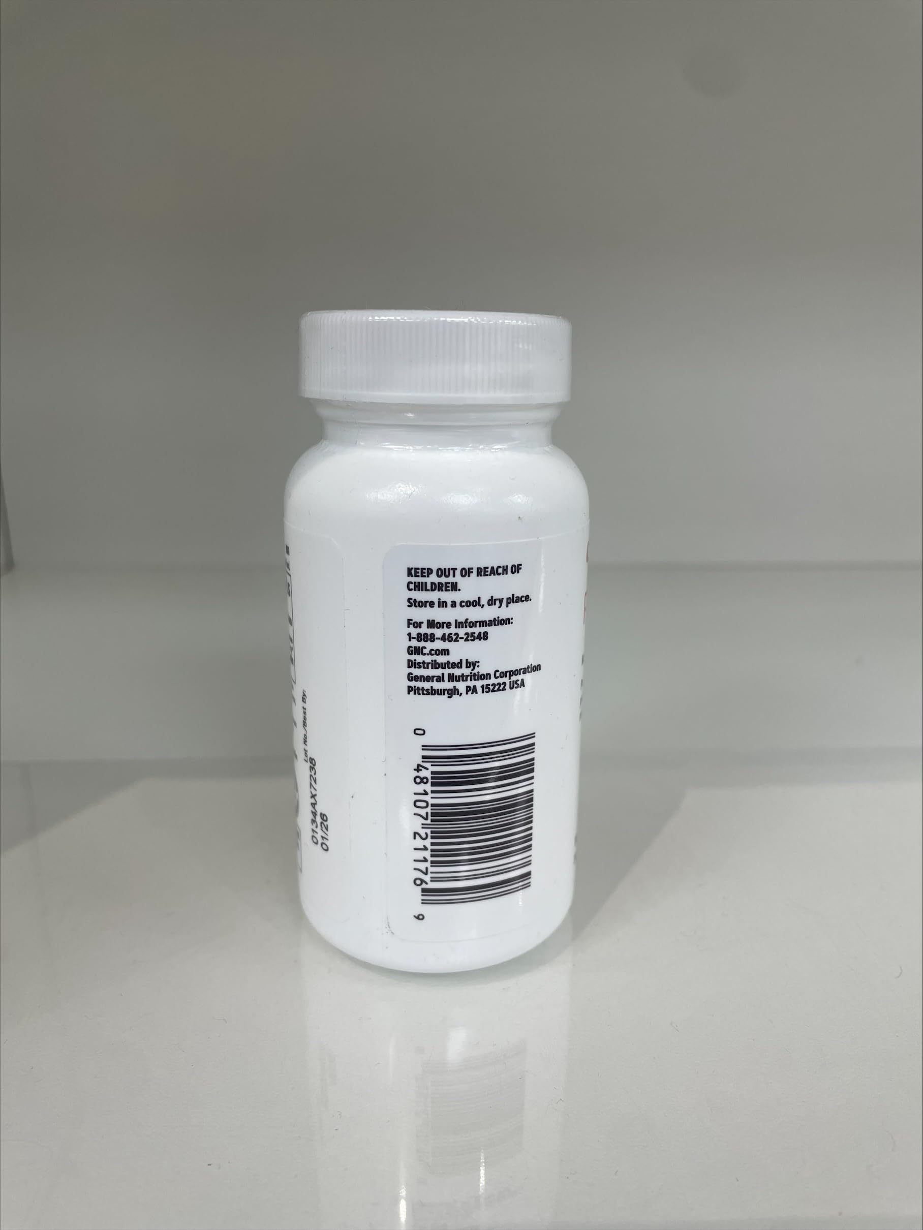 GNC Pycnogenol comparación de tamaño para visualizar la escala de la cápsula
