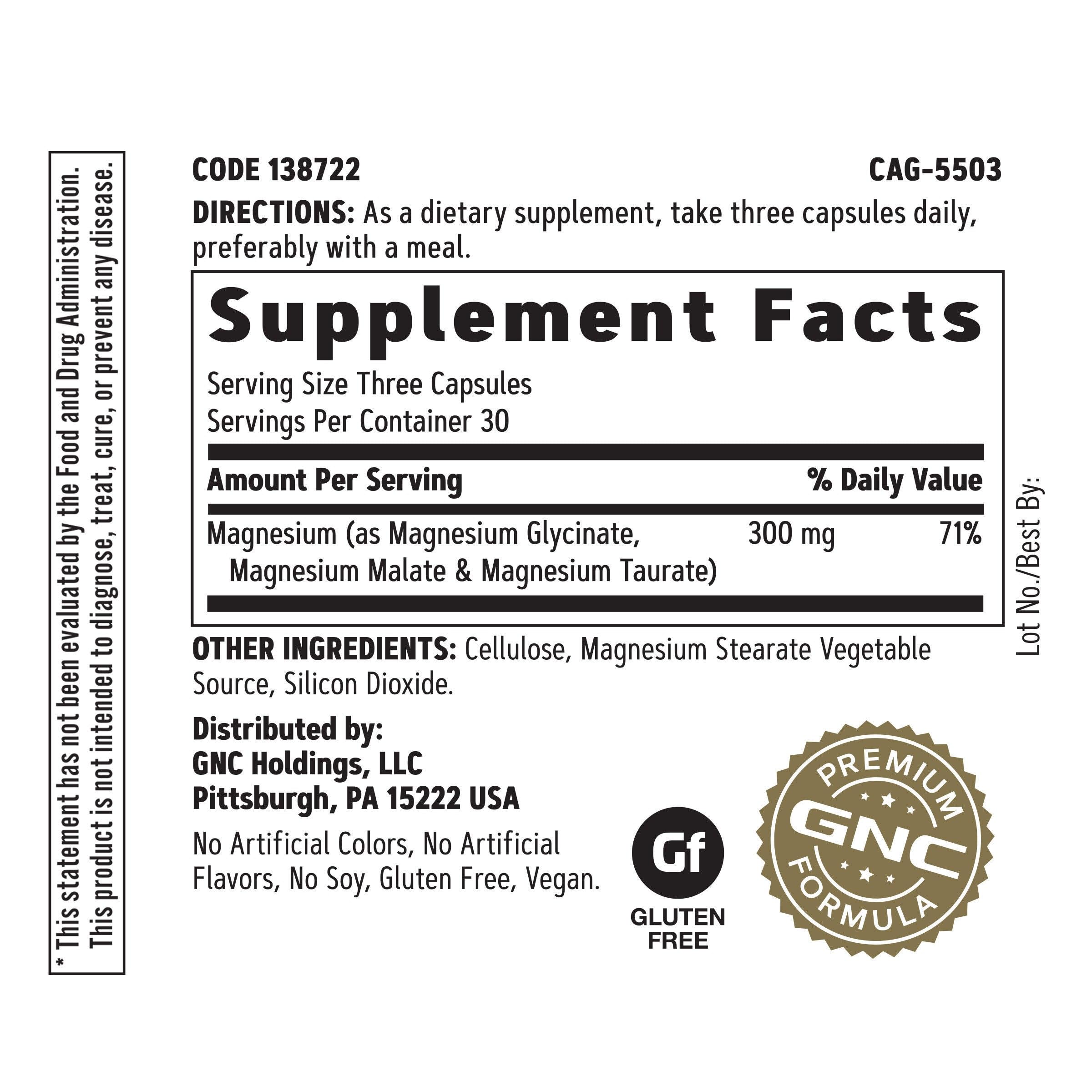 cápsula GNC Super Magnesium en primer plano mostrando textura y color