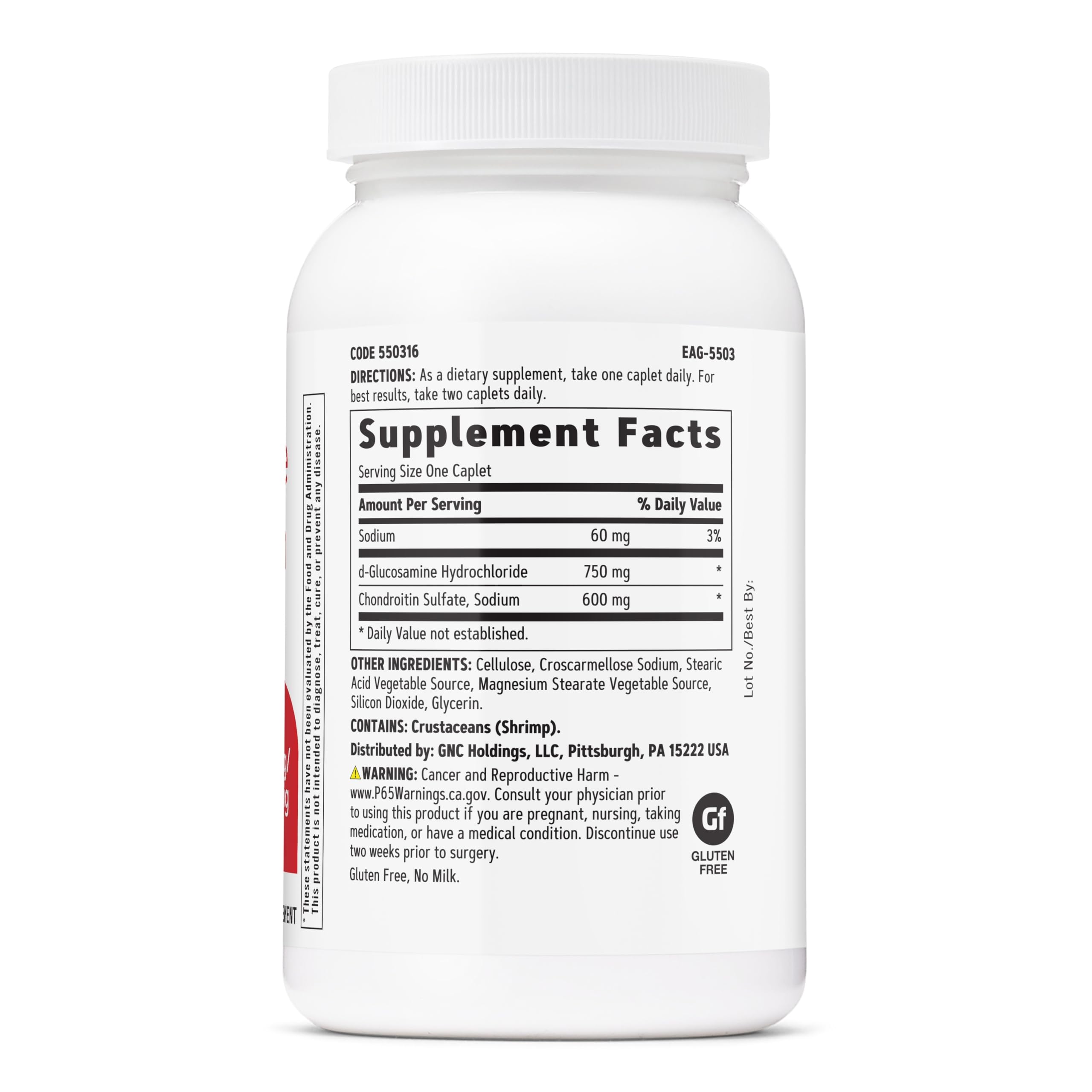 Primer plano de un caplet GNC Triple Strength mostrando textura y superficie lisa