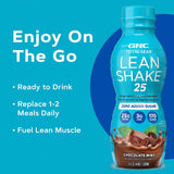 GNC persona tras entrenamiento consumiendo batido para recuperación y energía