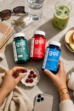 Escena lifestyle con Goli en mesa de desayuno, integración cotidiana