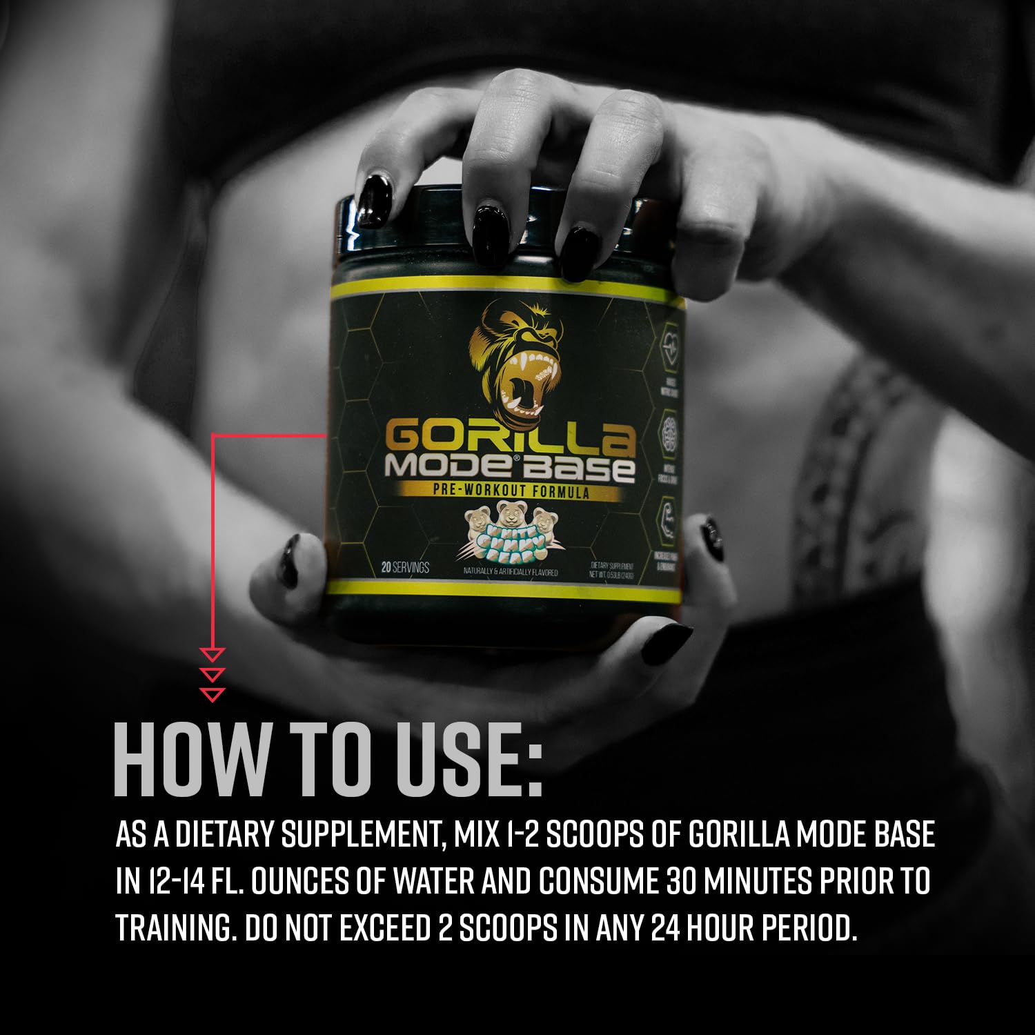 Gorilla Mind vaso mezclador en gimnasio mostrando energía y enfoque durante ejercicio