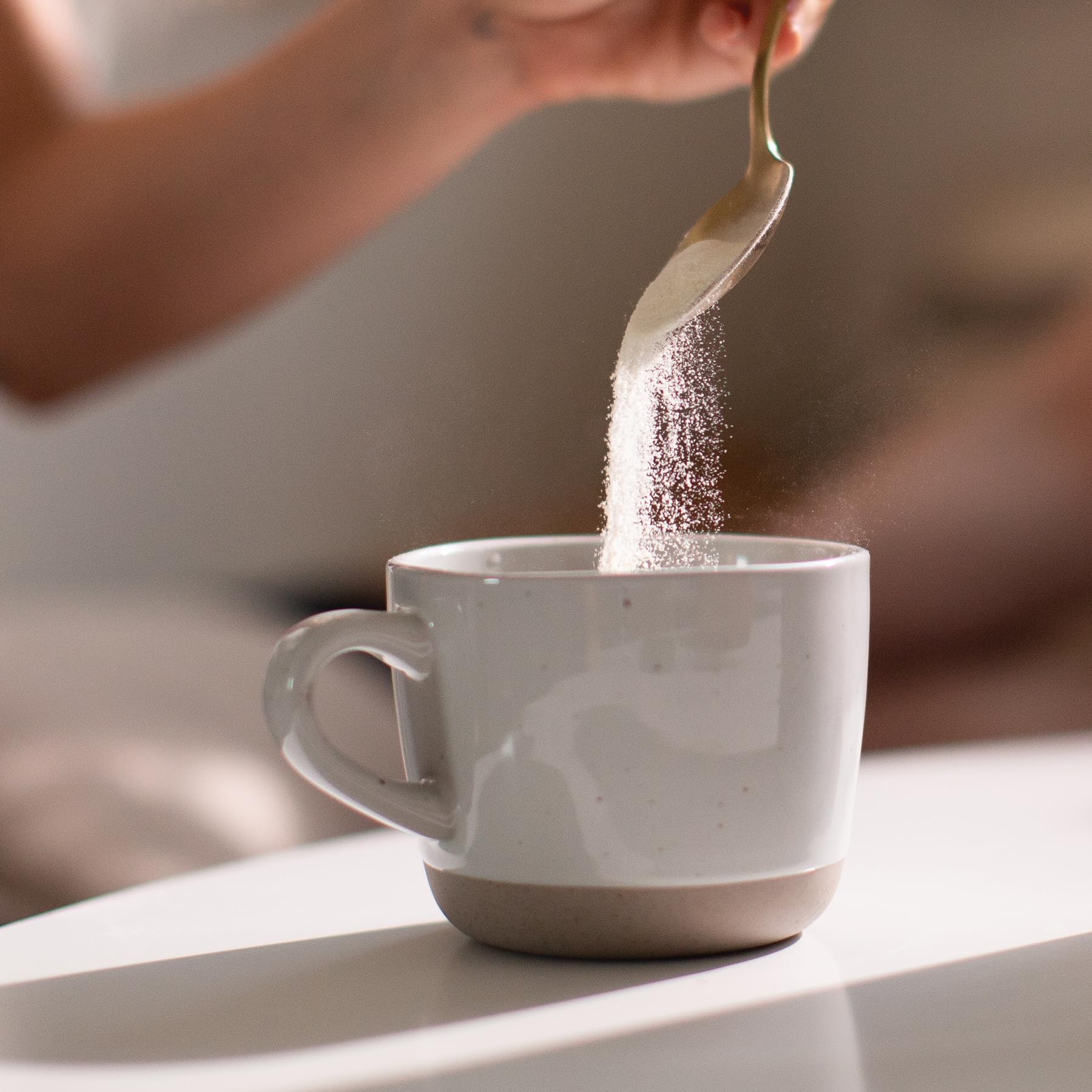 Batido cremoso con Great Lakes Gelatin sabor vainilla listo para beber