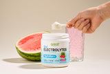 great naturally polvo disolviéndose en agua para hidratación rápida