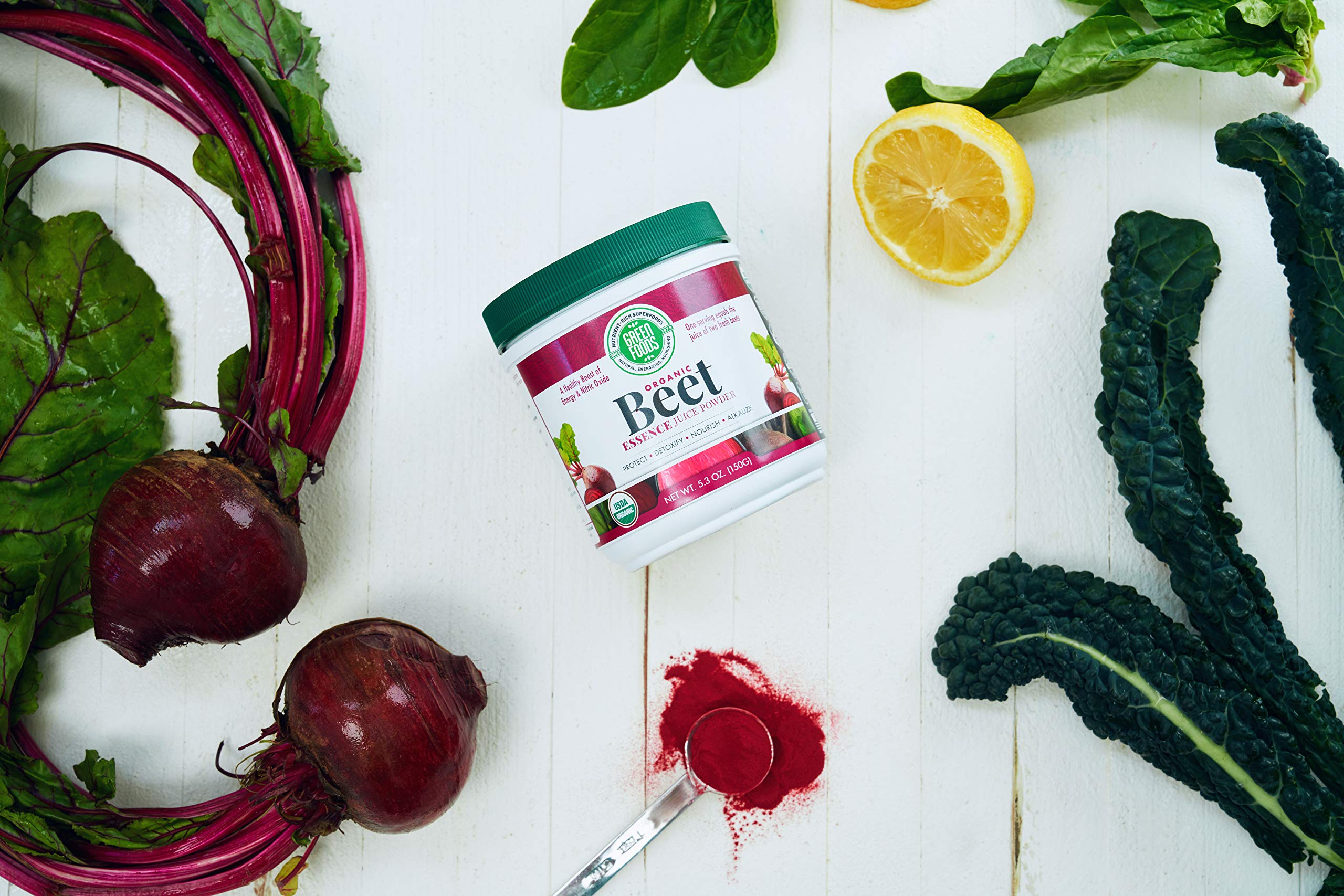 Green Foods Beet Essence mezclado en batido aportando color vibrante
