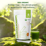 Green Virgin Products hojas crudas junto al polvo, origen natural preservado