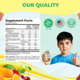 Frutas naturales cerca de gomitas Greenfield que ilustran sabores naturales