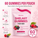 hairhalo mujer tomando una gomita, favorece energía y bienestar práctico