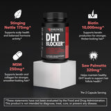 HAVASU NUTRITION persona tomando cápsula para rutina diaria de cabello