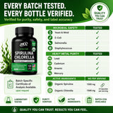 HCL HERBAL CODE LABS persona tomando cápsulas en rutina matutina saludable
