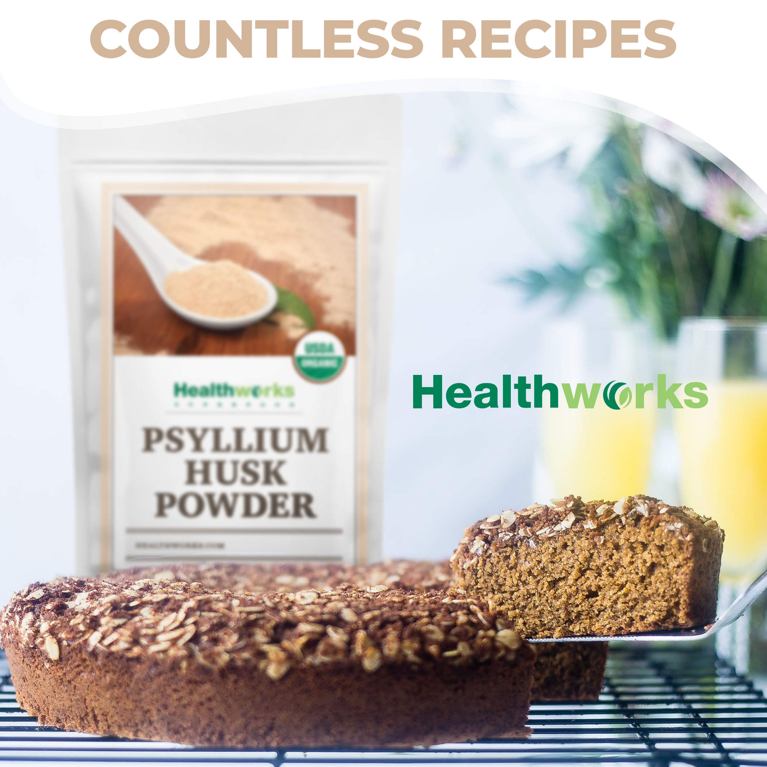Healthworks Superfoods en cocina junto a batido, ejemplo de uso diario saludable