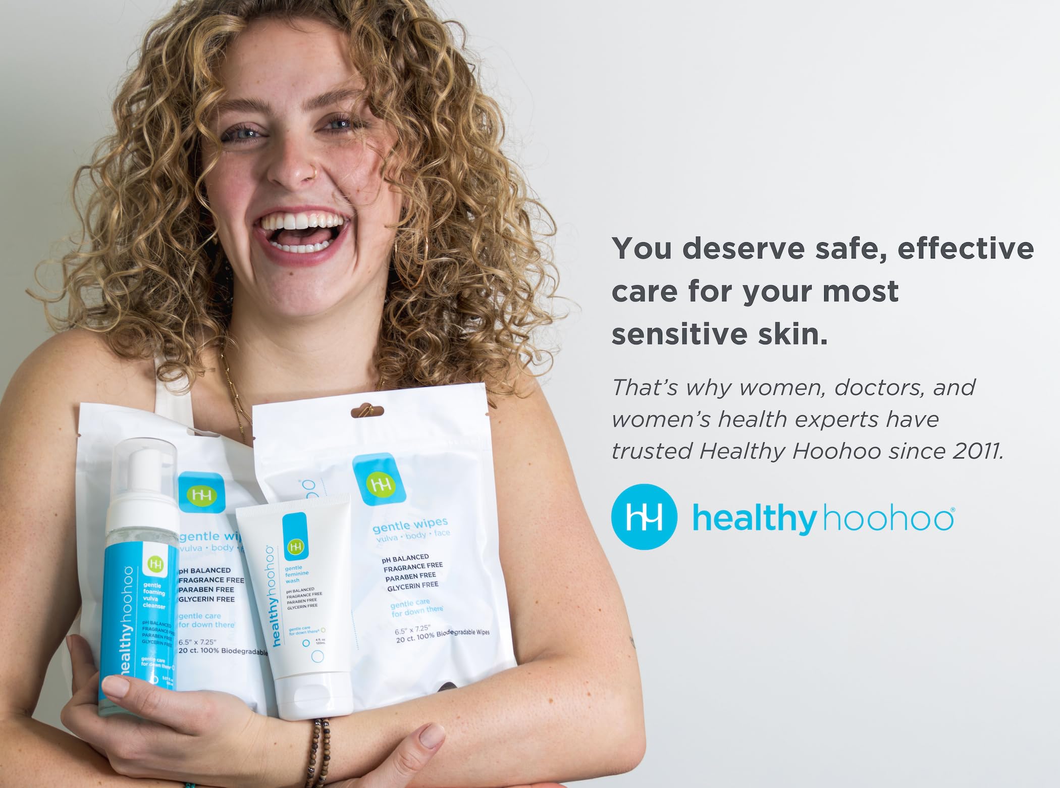 healthy hoohoo kit sobre toalla indicando incorporación a cuidado diario íntimo