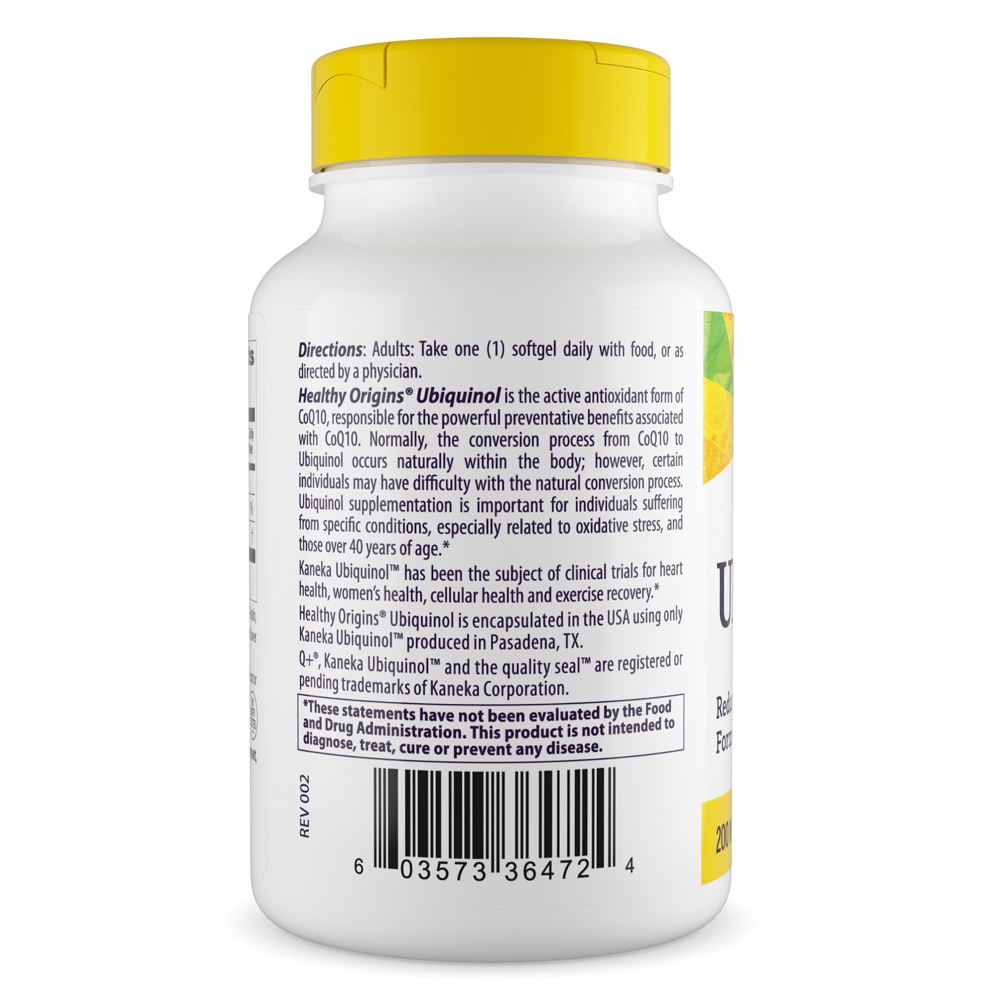 Healthy Origins softgel en mano para comparar escala y entender tamaño de la dosis