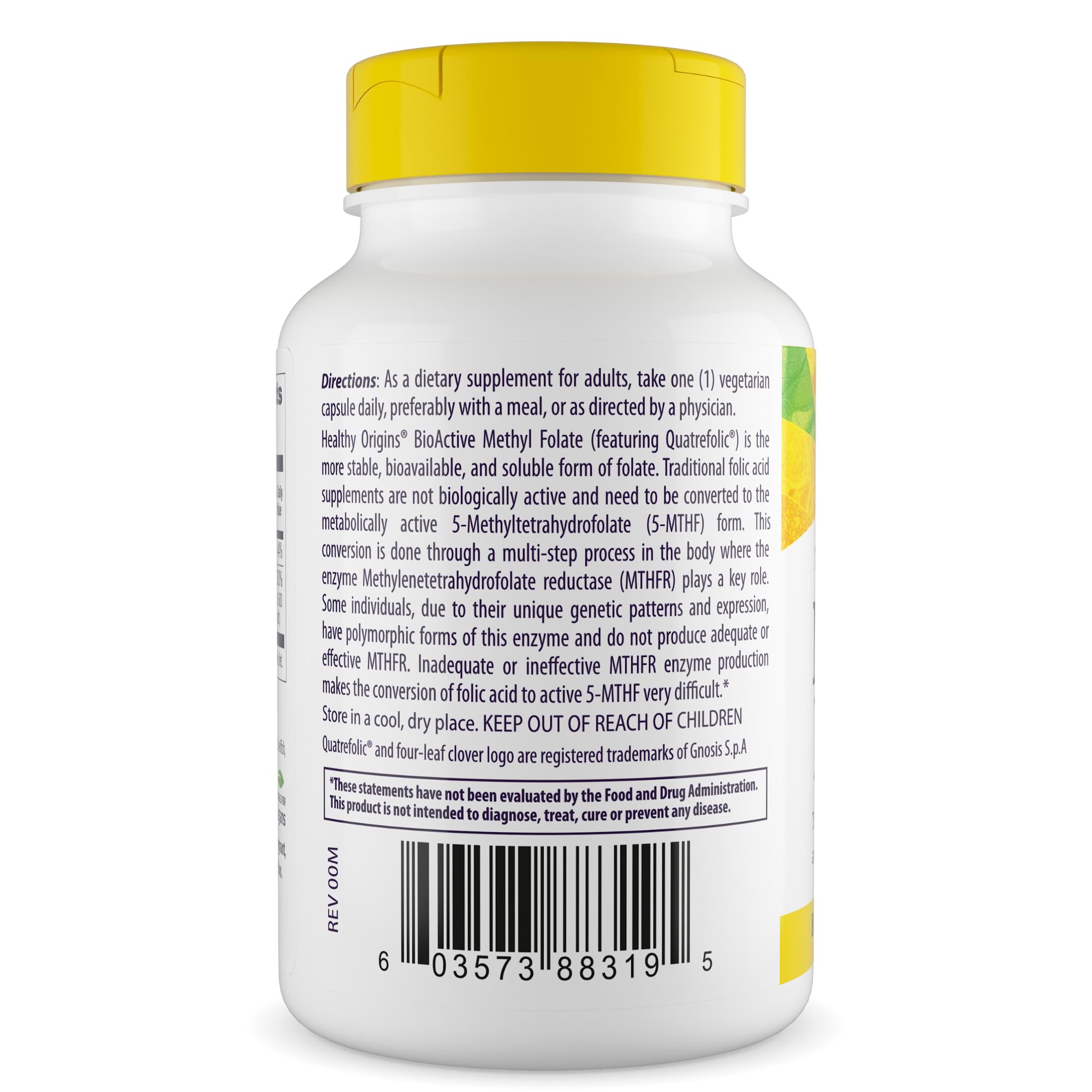 Healthy Origins cápsulas en mano para comparar escala y tomar una cápsula diaria