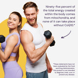 Healthy Origins softgel sostenido en mano para ilustrar uso diario práctico