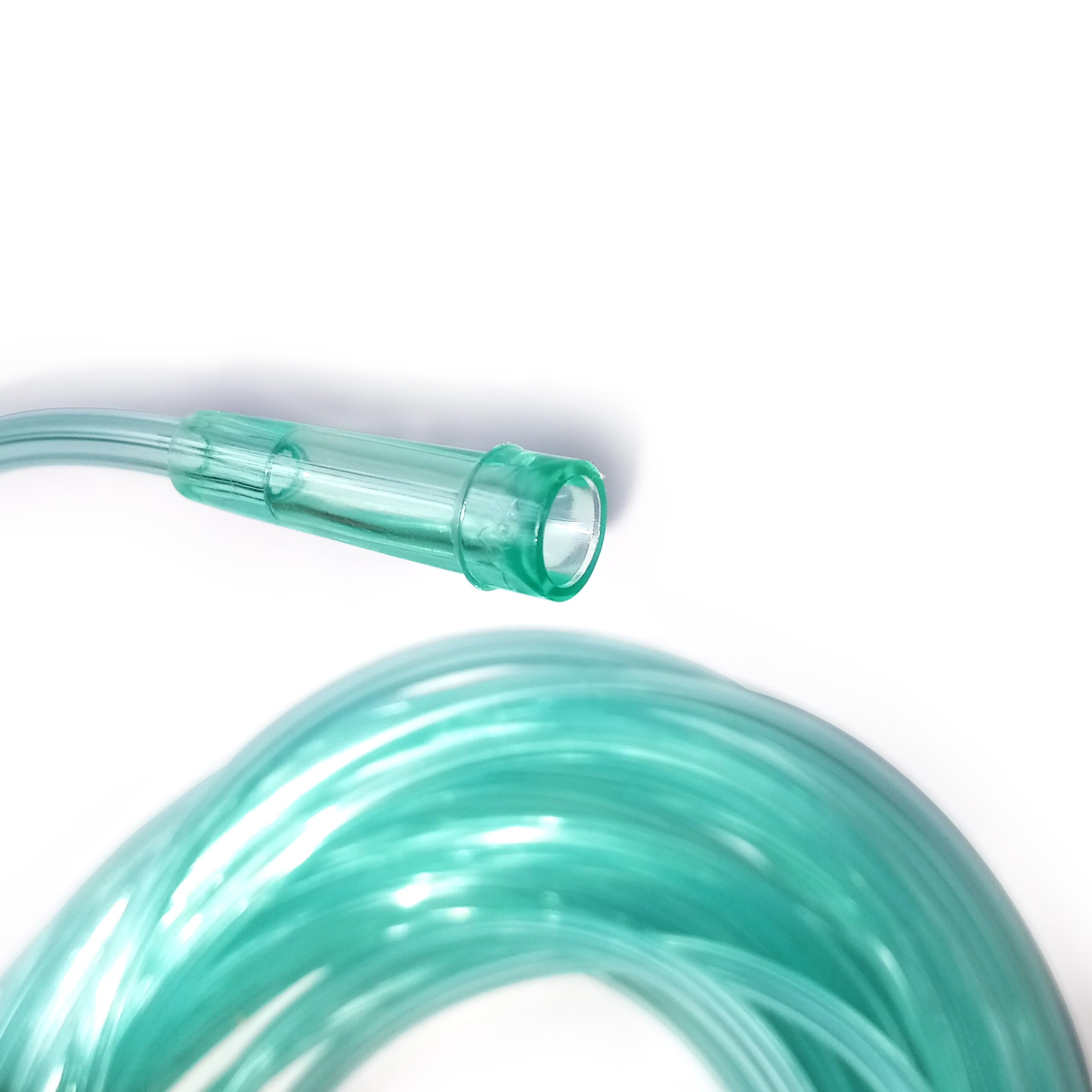 Detalle del conector Healva y textura del tubo flexible, asegura ajuste y durabilidad