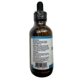 HelloPharmacist persona usando gotas en su rutina matutina para constancia