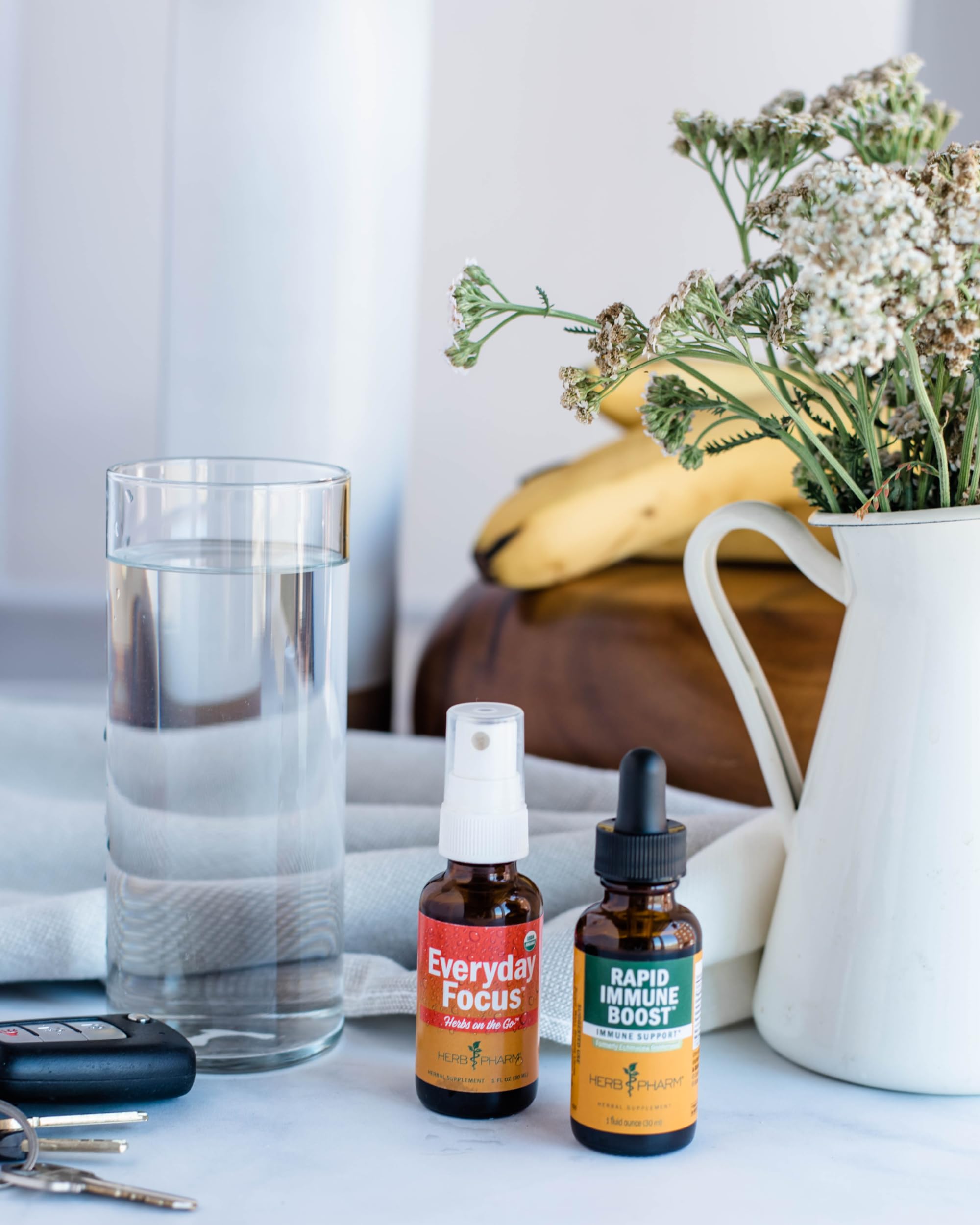 Herb Pharm plantas en campo regenerativo destacando origen responsable