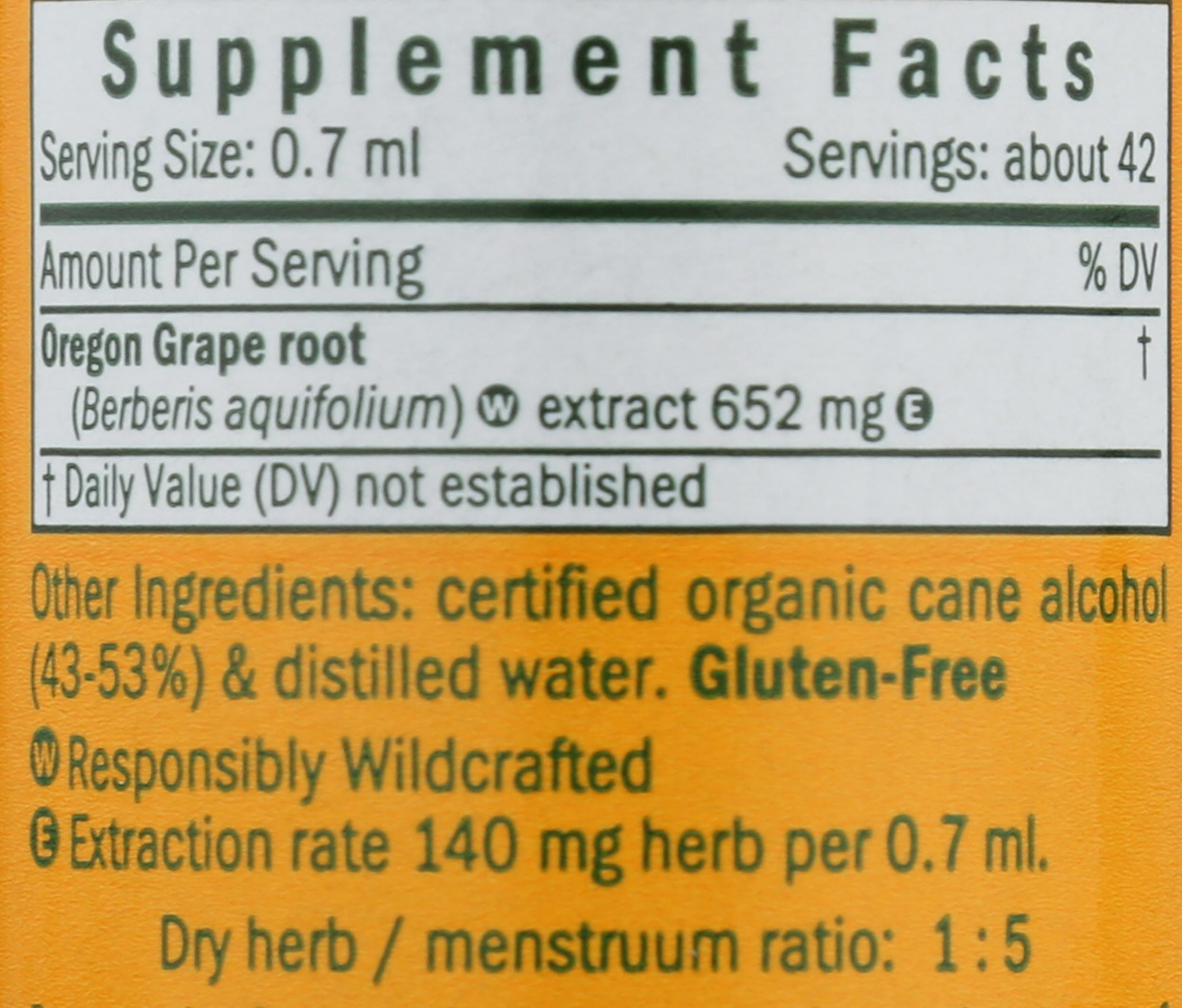 Herb Pharm vista cercana del líquido del extracto que muestra su textura y color natural