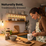 Herb To Body polvo junto a hierbas y botellas para preparar extractos
