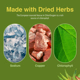 Herbs Etc. frasco junto a una moneda para comparar tamaño y capacidad del envase