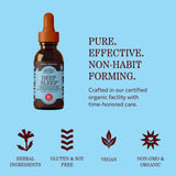 Herbs Etc. botella al lado de una lámpara de noche sugiriendo rutina nocturna