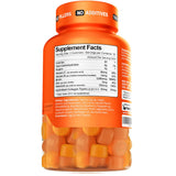 Herbtonics persona tomando gomita en rutina matutina saludable