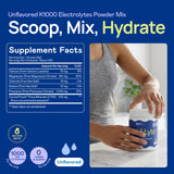 Hi-Lyte K1000 disolviéndose en agua clara, hidratación sin sabor instantánea