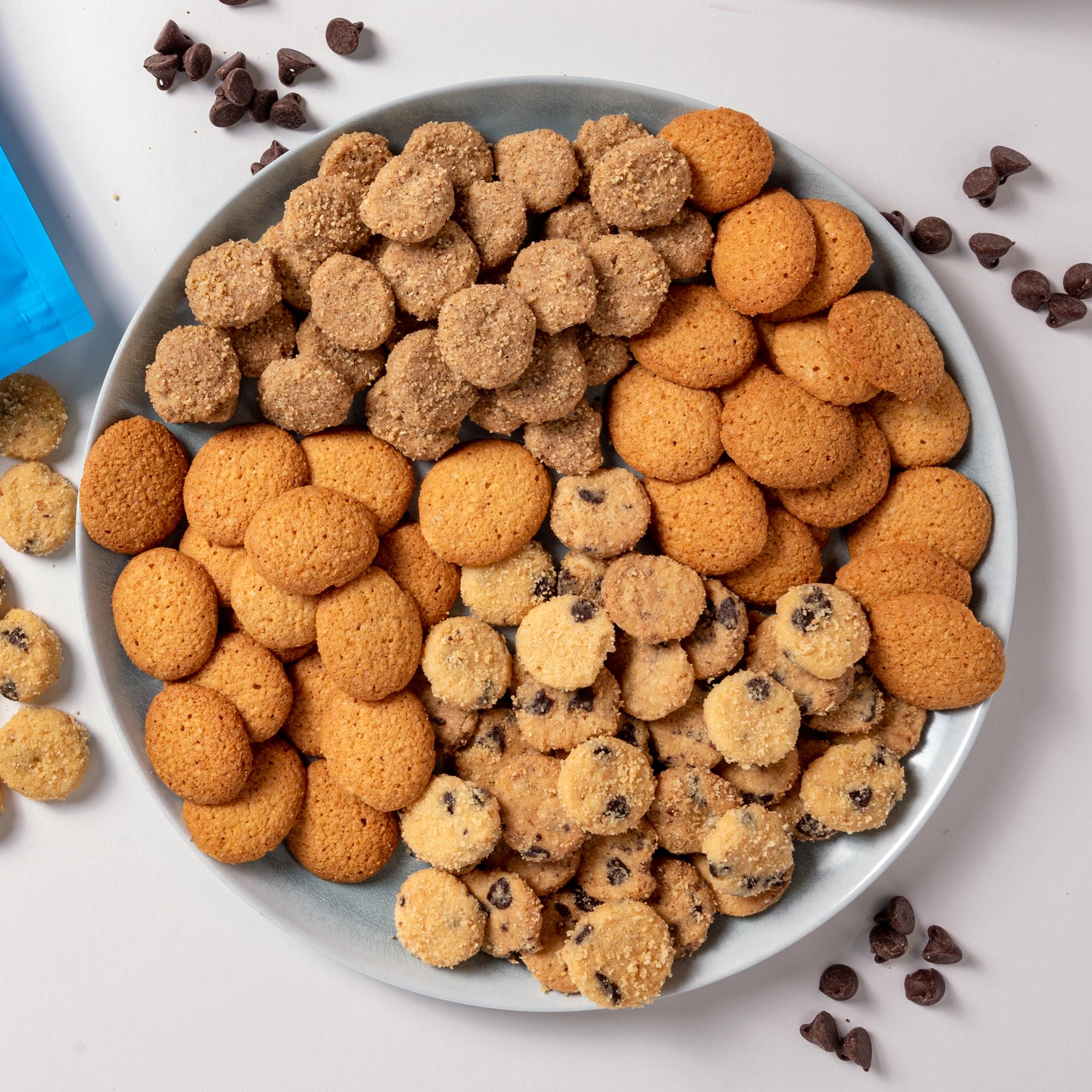 HighKey galletas servidas en un plato, ideal para meriendas bajas en carbohidratos