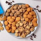 HighKey galletas servidas en un plato, ideal para meriendas bajas en carbohidratos