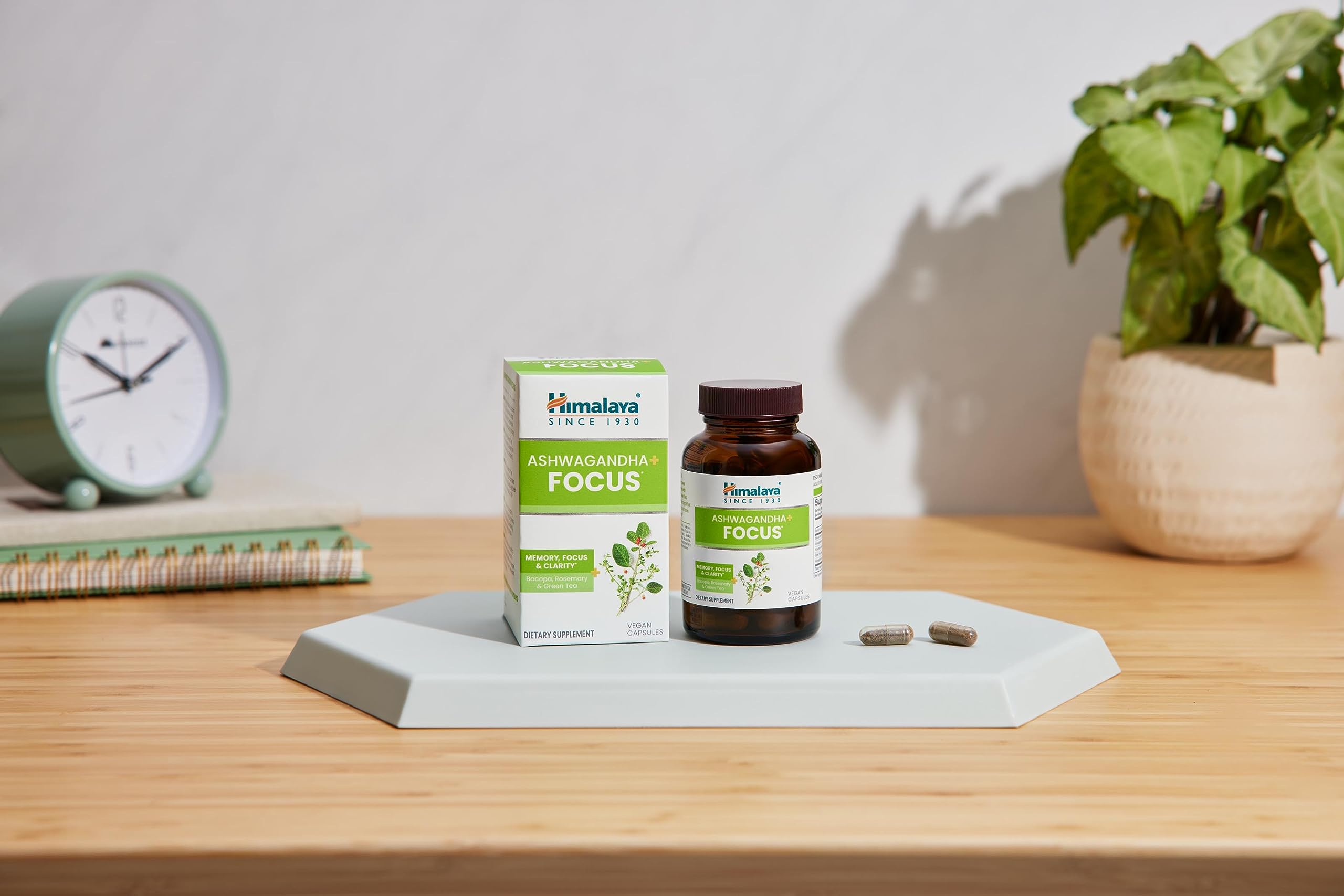 Himalaya ingredientes naturales como raíz de ashwagandha y hojas que inspiran confianza