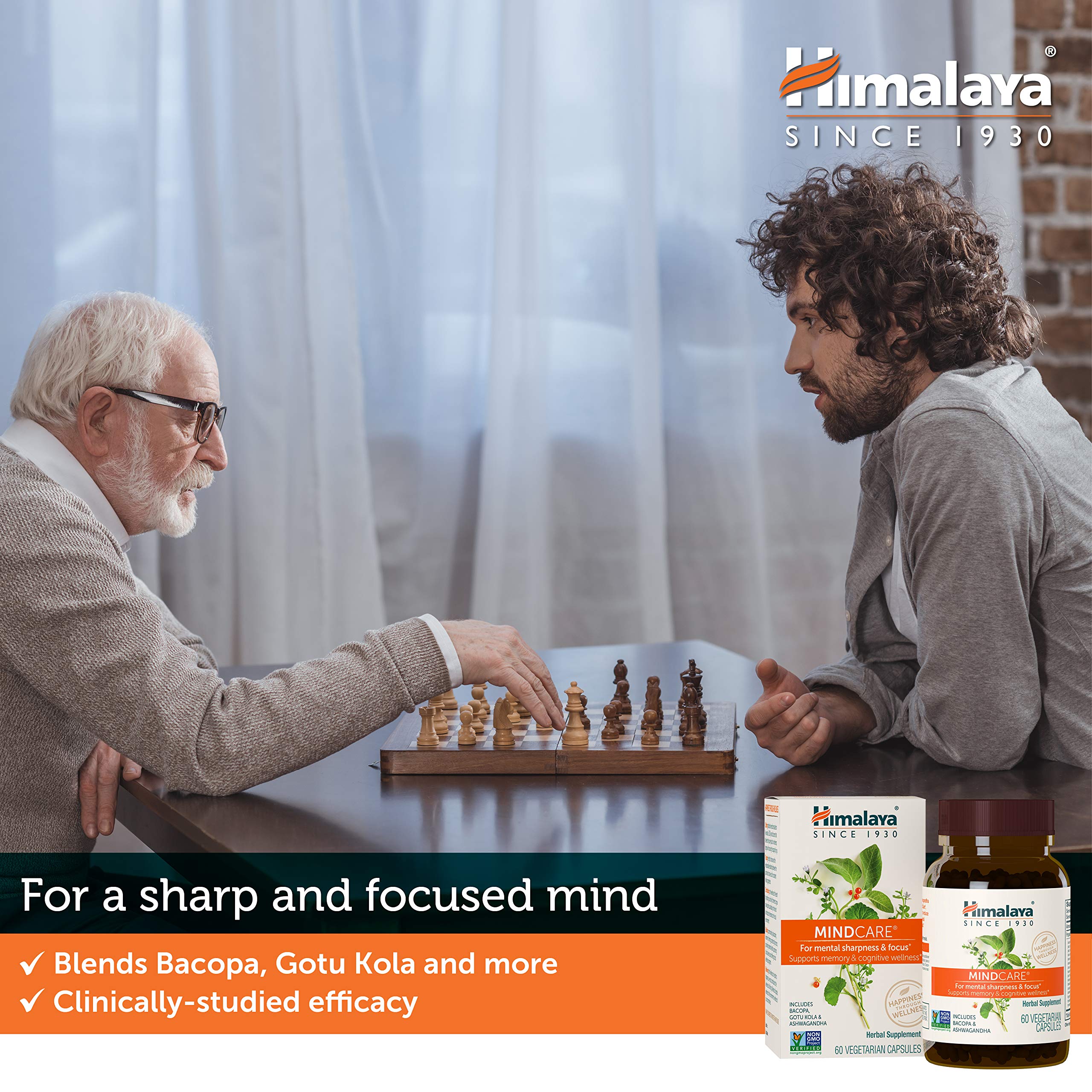 Himalaya MindCare cápsulas en mano para comparar tamaño y dosificación