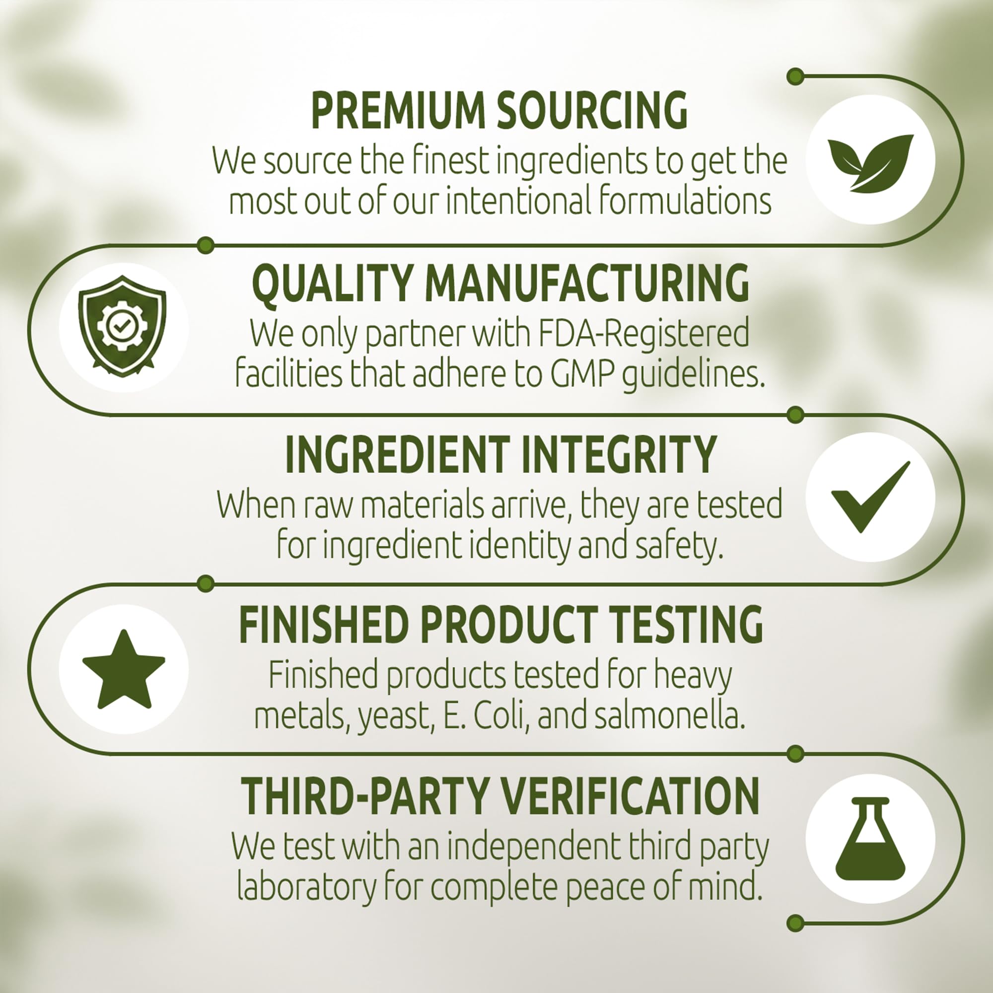 HiPlus cápsulas sobre superficie natural, visual de ingredientes botánicos