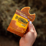 Honey Stinger etiqueta nutricional detallada con calorías y carbohidratos