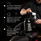 HOSSTILE batido mezclado en shaker listo para consumir durante el entrenamiento