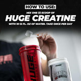 Paquete de 500 g de Huge Supplements junto a una balanza, control exacto de porciones