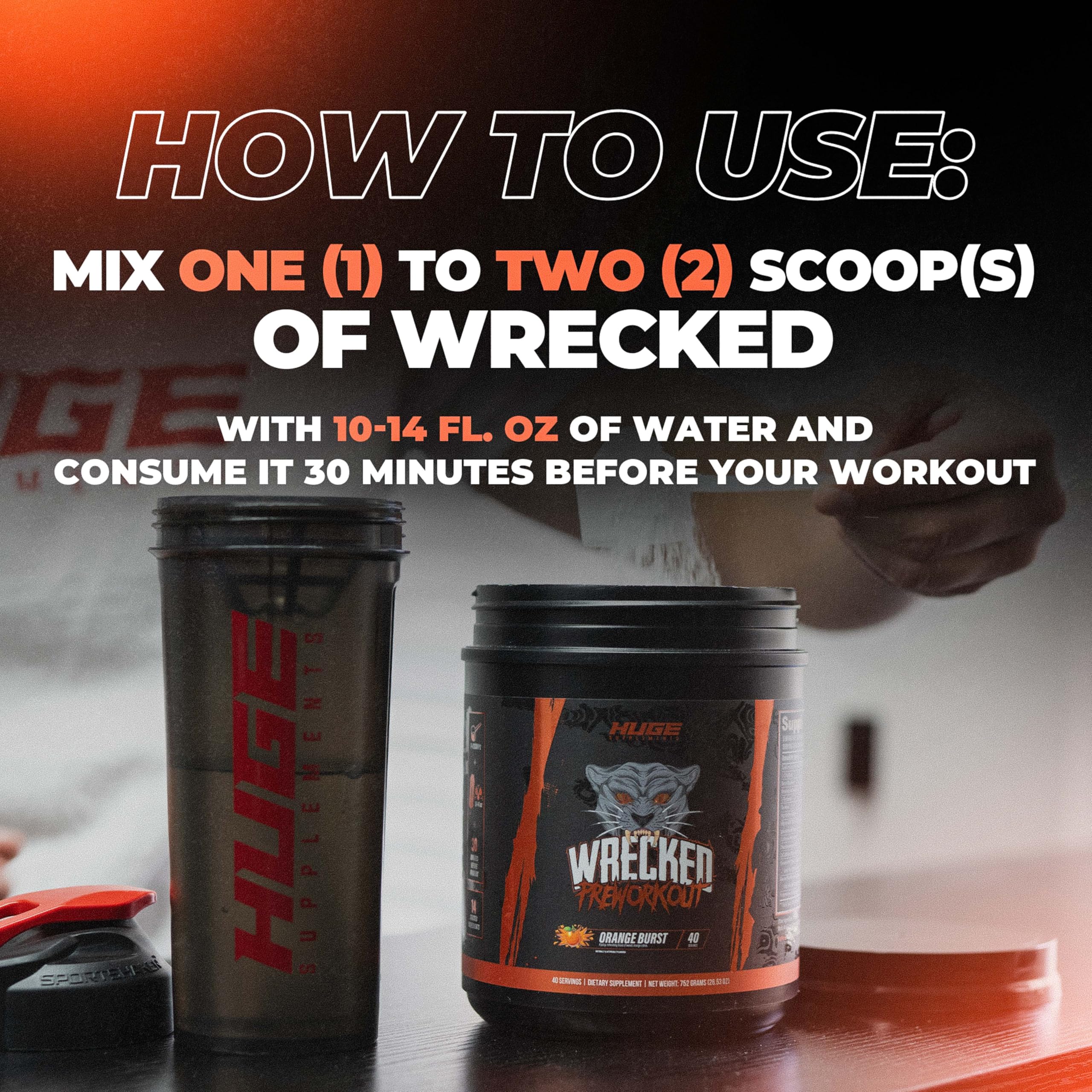 Huge Supplements Wrecked atleta tomando pre-entrenamiento para potencia