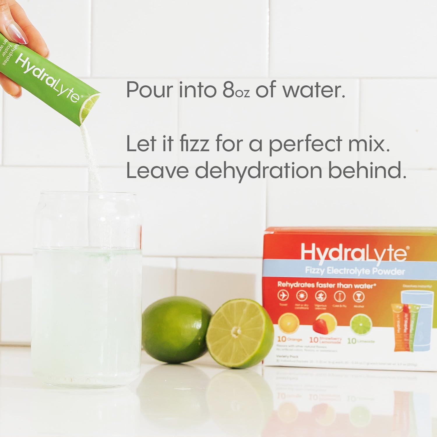 Hydralyte sobres en bolso de viaje en playa, solución rápida para hidratación