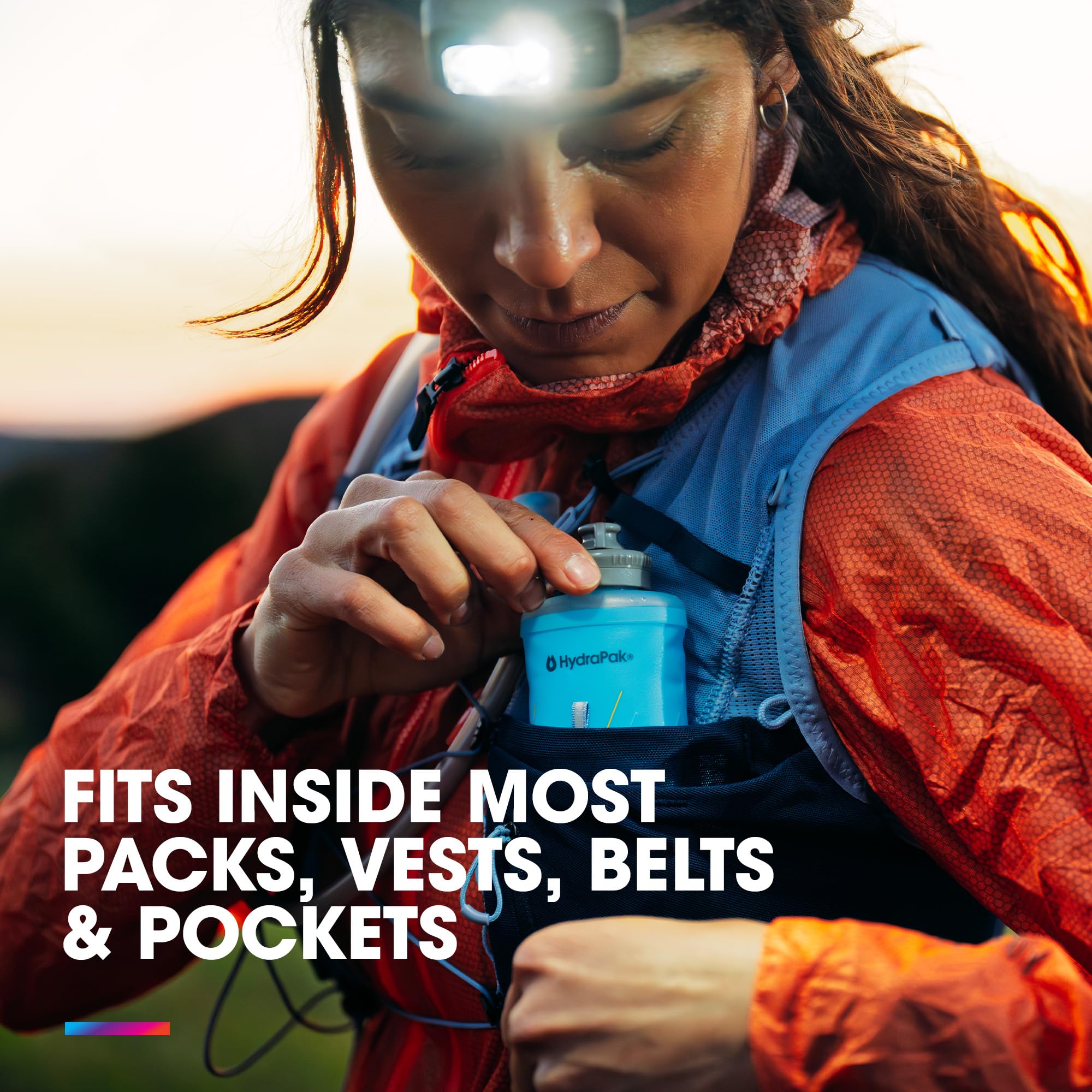 HydraPak frasco plegado ocupando poco espacio en un bolsillo
