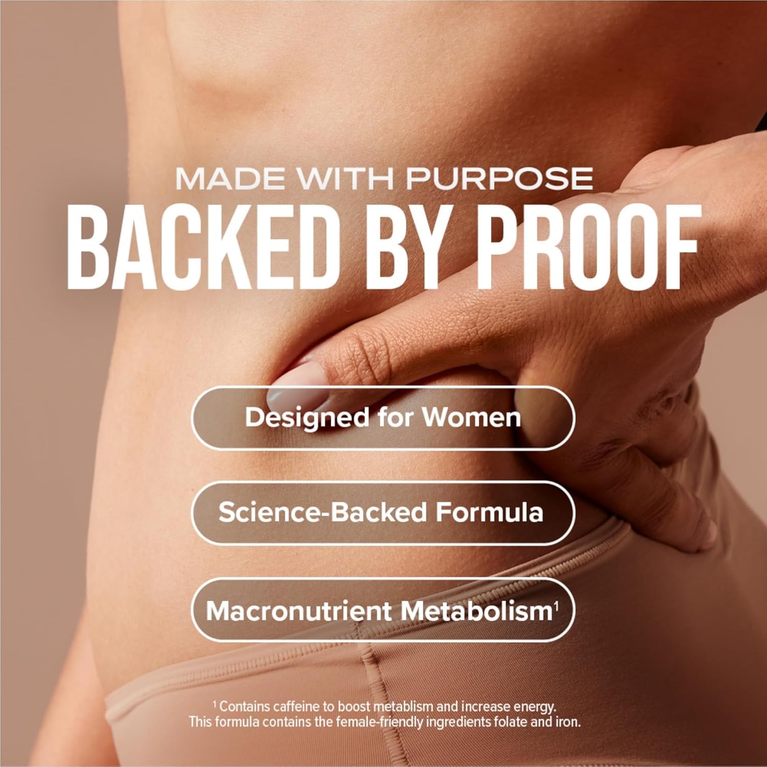 Hydroxycut mujer tomando cápsula antes de ejercicio para energía