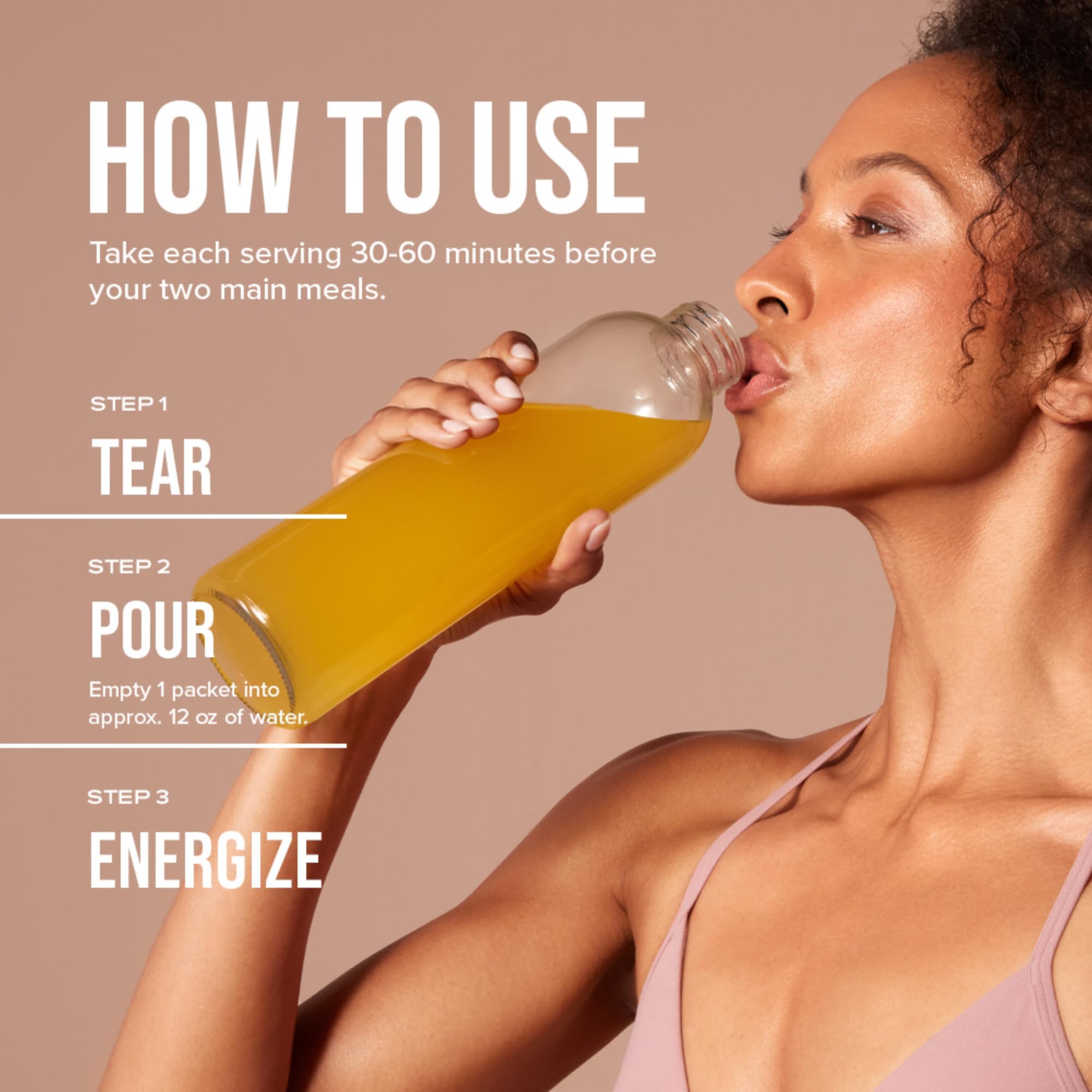 Hydroxycut sobre junto a botella de agua para ilustrar fácil preparación