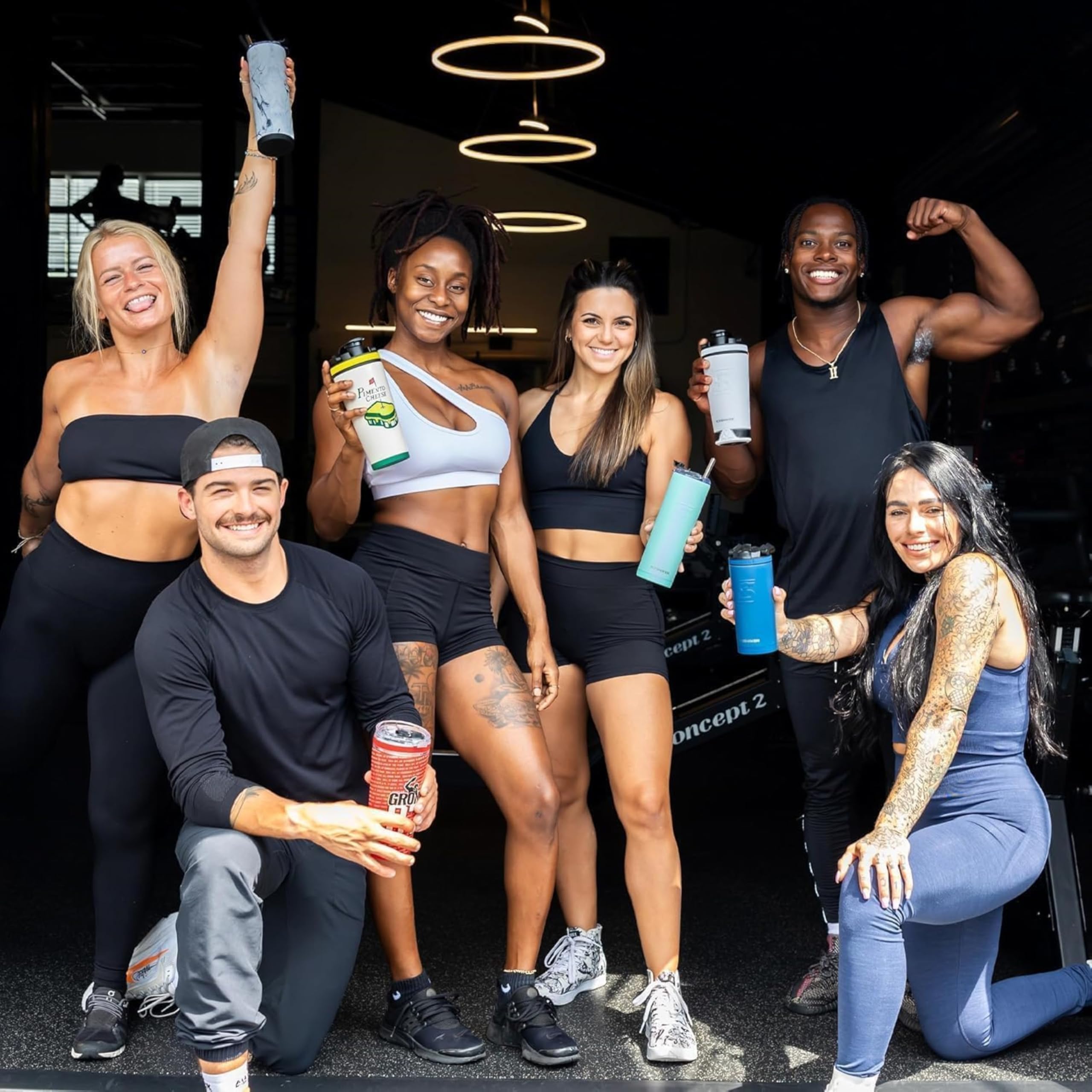 Ice Shaker comparada con objetos para mostrar escala realista