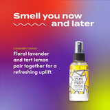 Indigo Wild Zum Mist gotas en la mano mostrando textura ligera y rápida absorción