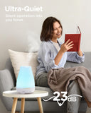 InnoGear comparado con una taza para ver escala y tamaño real