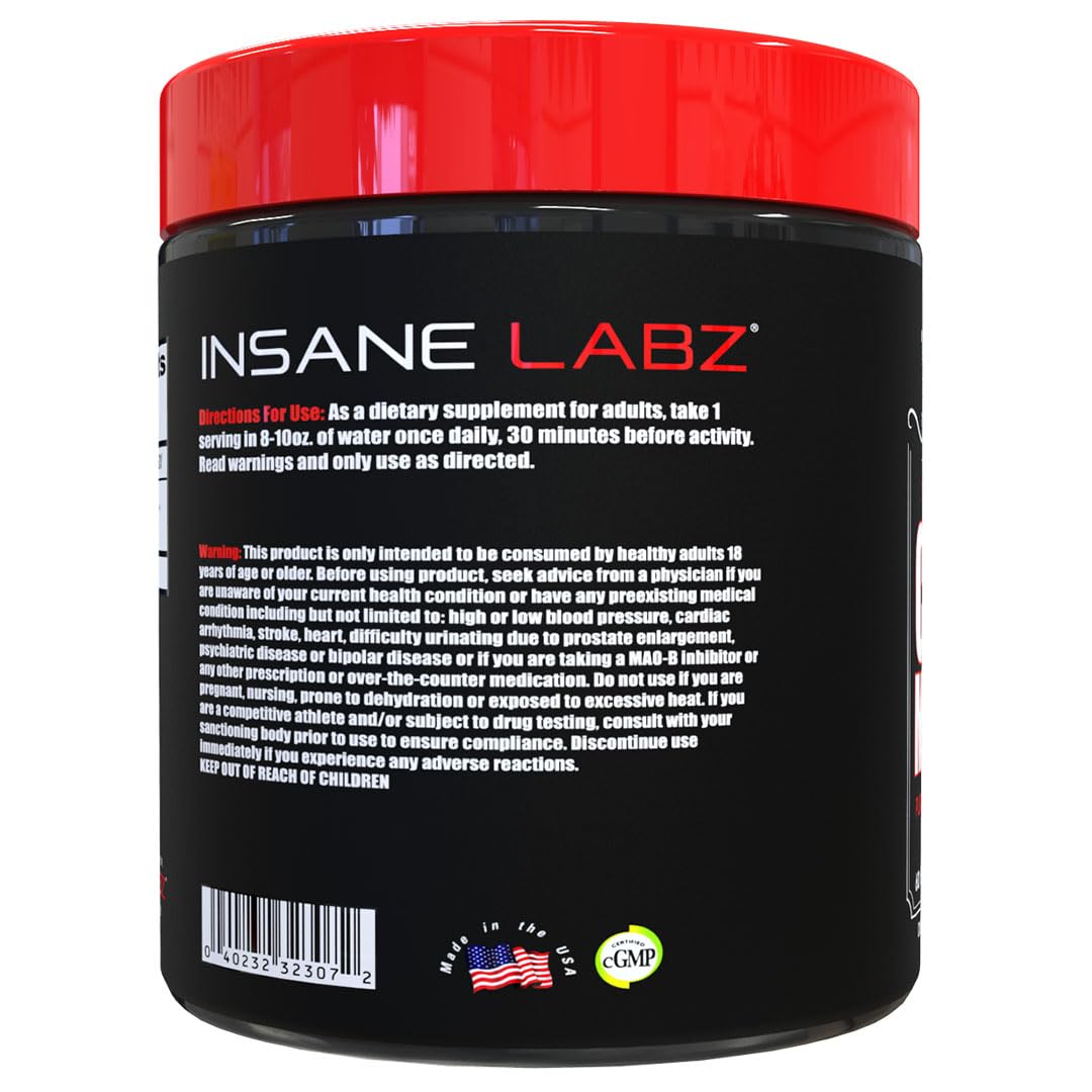 Vaso con batido y scoop de Insane Labz Creatine Monohydrate demostrando uso práctico en entrenamiento