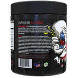 Insane Labz bote colocado junto a mancuernas mostrando uso pre-entreno