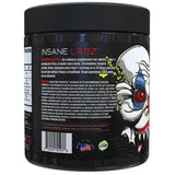 Insane Labz en shaker durante entrenamiento que muestra energía sostenida y enfoque
