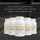 Integrative Therapeutics frasco en mesa junto a vaso demostrando uso cotidiano